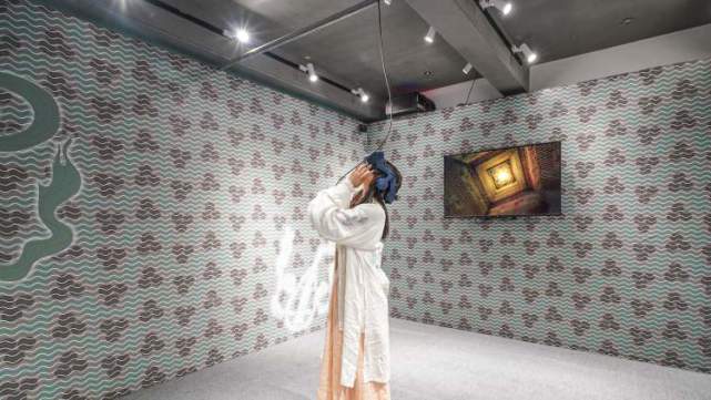 “敦煌秘境—宋潮VR互动展”亮相豫园，高科技让莫高窟古老壁画“活”了_腾讯新闻