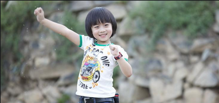 11岁kimi身高即将赶超妈妈颜值依旧在线网友还好没长残