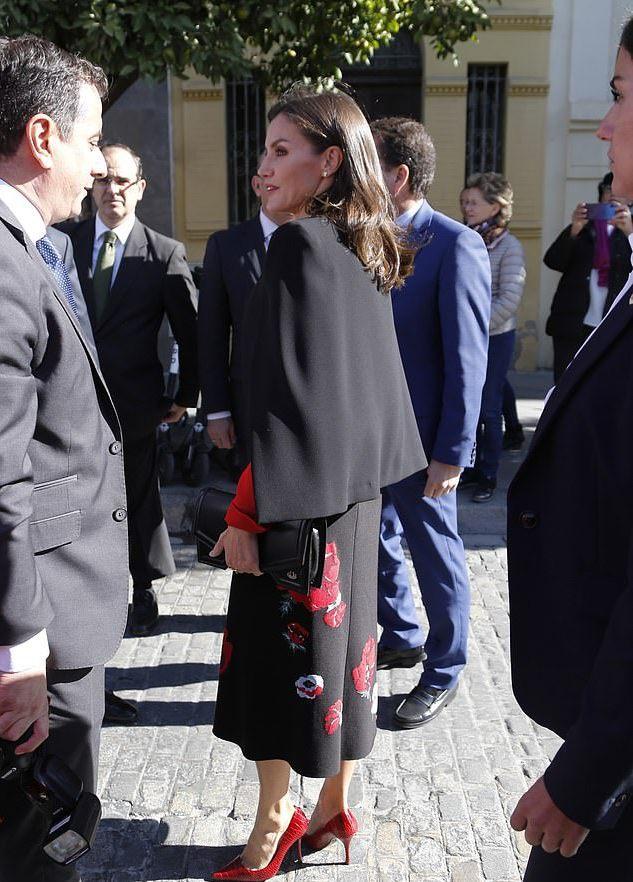 百校颜:西班牙王后,不爱奢侈品只喜欢平民款,最