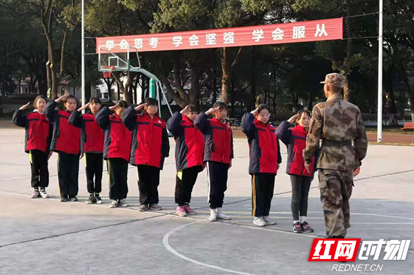 长沙望城：一堂走进军营的小学国防教育课(图2)