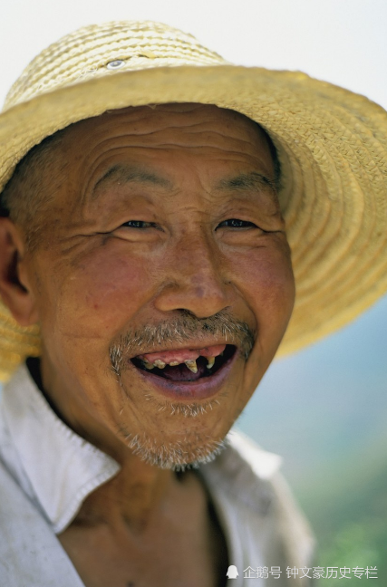返老还童之谜江西101岁的老人忽然长出满口新牙