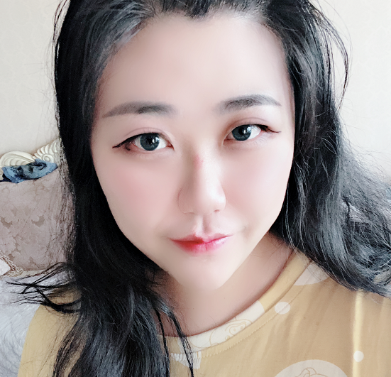 乔碧萝真是90后颜值主播她晒出户口本来证明自己网友名字真好听