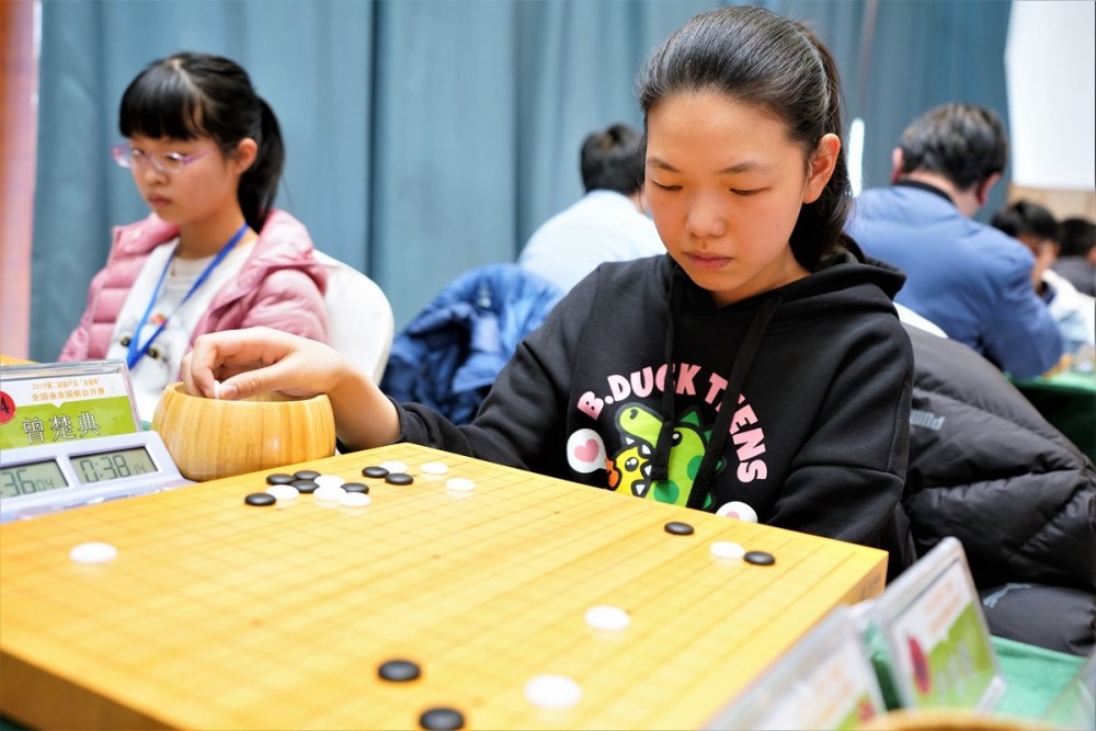 龍港杯天王對決馬天放勝何鑫 獨佔鰲頭八輪全勝