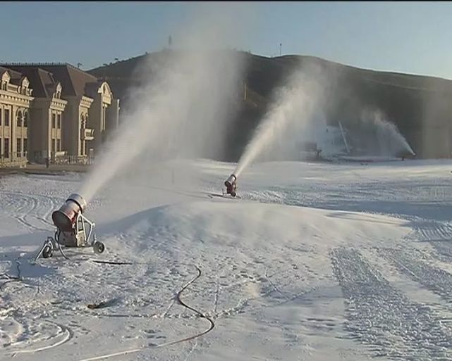 冬季滑雪正当时 玉田玉龙湾滑雪场今冬开始迎客