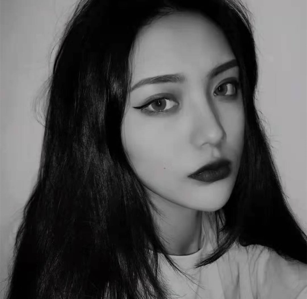 原宿风"微丧"女头,你要说我们玩玩吧,我都敬你有几分坦诚