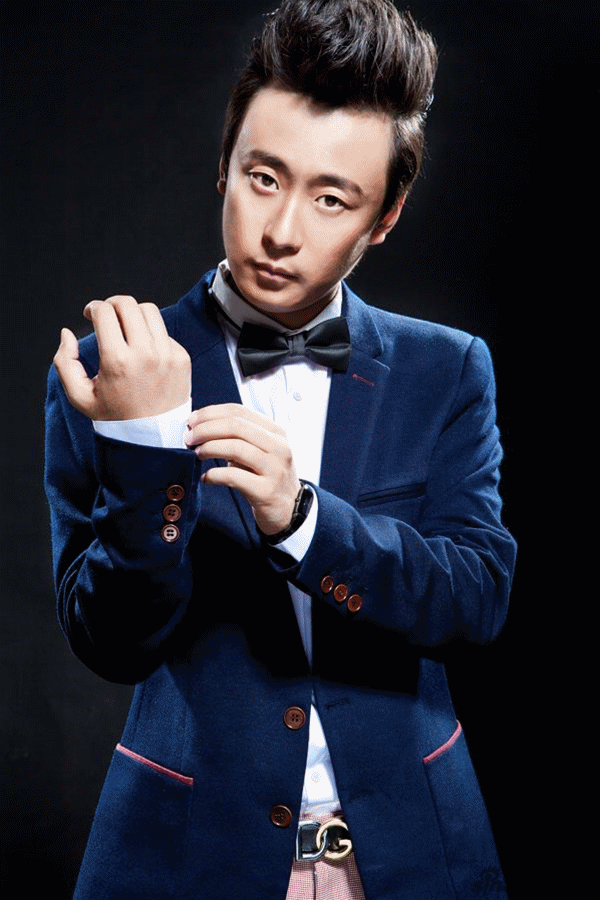 有种"整容"叫魔幻手机的陆小千,当他穿上西装的那一刻,男神范十足