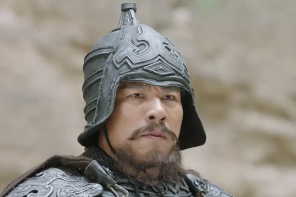 到了正月十八的这一天,卫瓘与胡渊等人率部向钟会,姜维等人发动进攻.