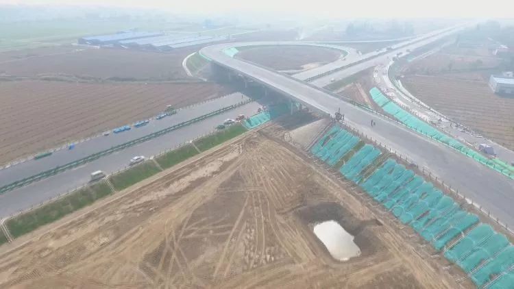 德上高速巨单段预计月底正式通车