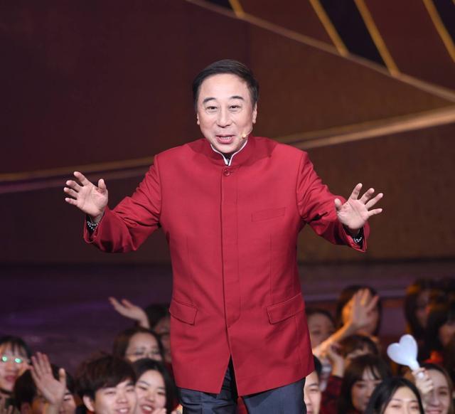 曹随风晒冯巩近况,骑单车遛弯心情好,白凯南却称不敢发师父视频