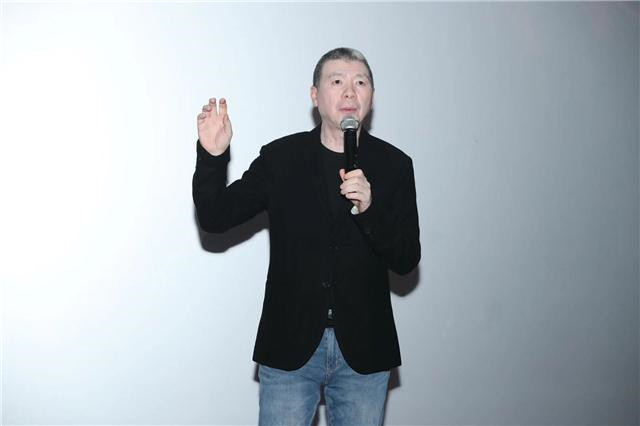 点映评分9.0，冯小刚新电影稳了，网友连刷三遍，依然哭不停