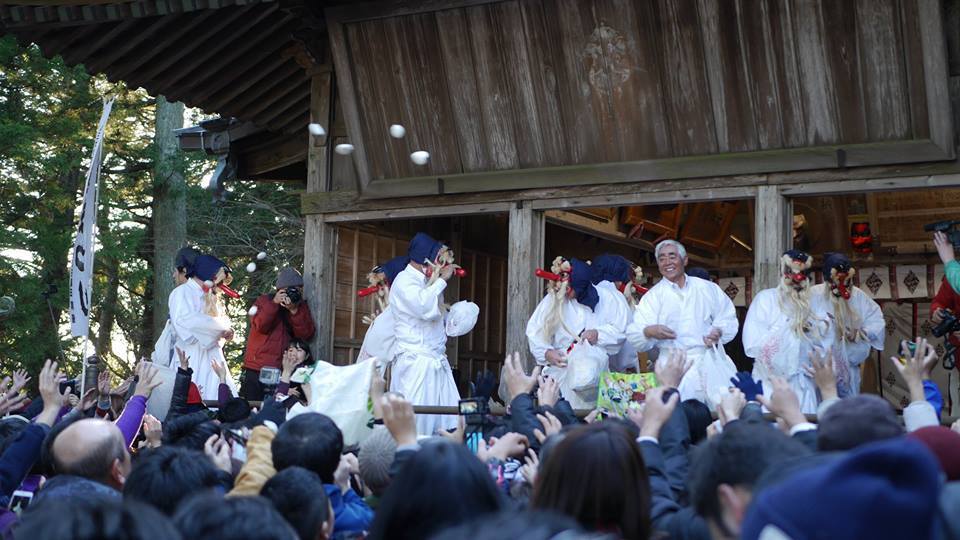 日本奇葩祭典搶祭品懟天狗發洩心中不滿祈求來年平安