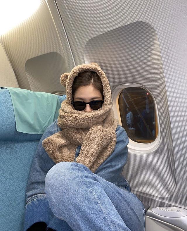 jennie拎着泰迪熊萌翻引热议 冬季大势毛绒单品买起来