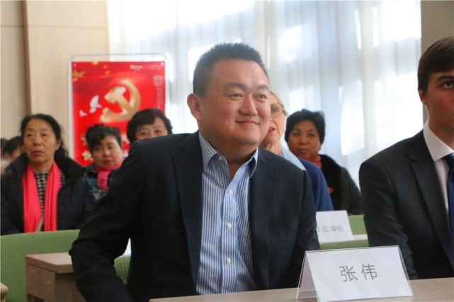 华润置地助理总裁,酒店健康事业总监张伟,法国爱默智集团创始人兼总裁