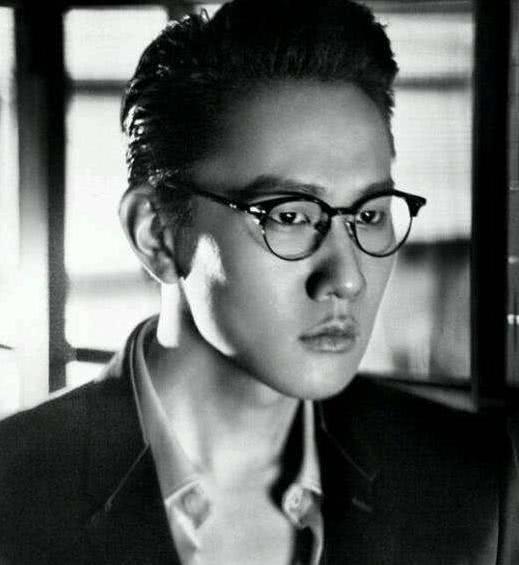 林俊杰没有了铁刘海会变成怎样看到他的大背头早这样田馥甄就到手了