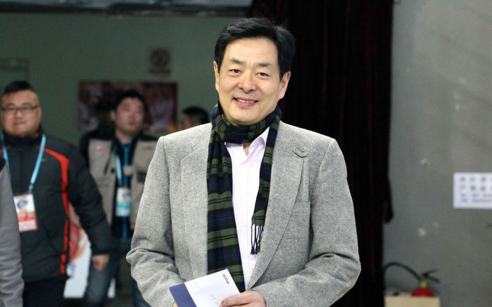 濮存昕33岁女儿近照曝光,少女感十足,却是两家公司的总裁