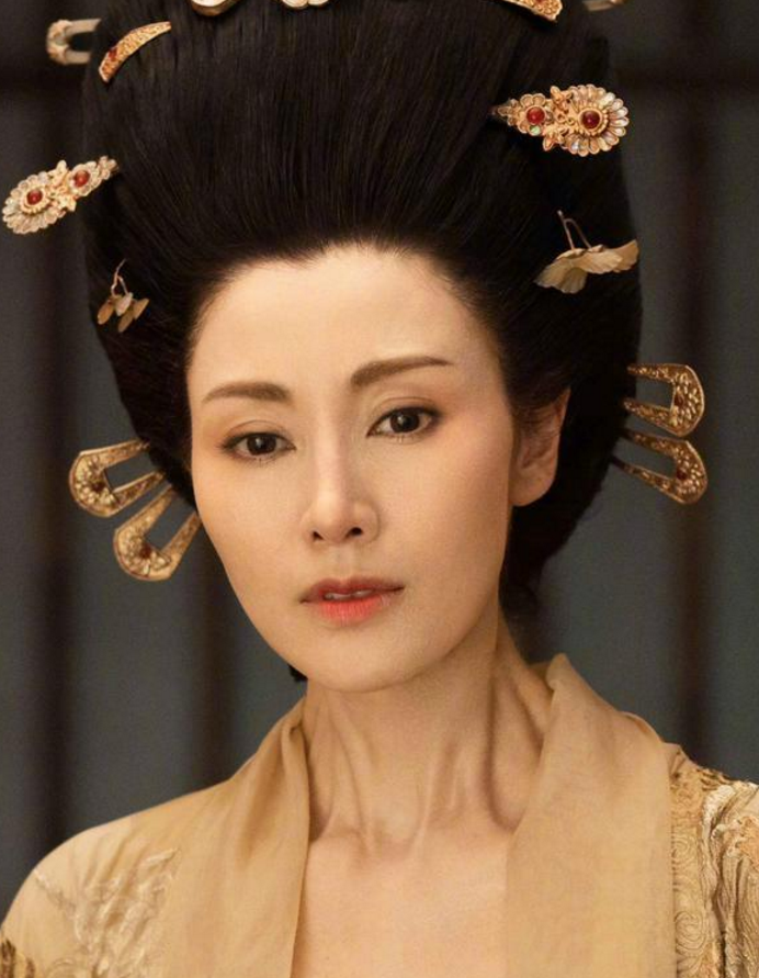 这一次的复出李嘉欣凭借自己的"杨贵妃"形象也是再度惊艳了很多人.