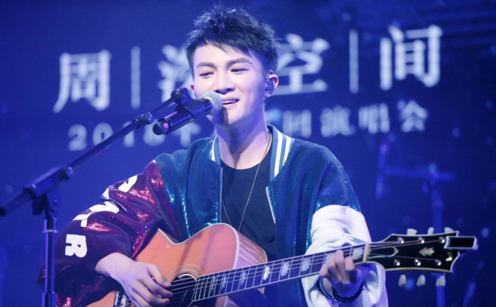 宝藏男歌手--深深