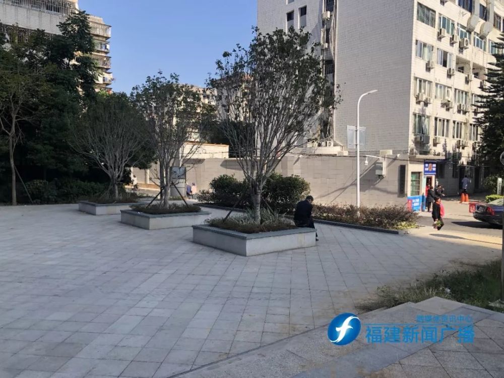 有人天黑开铲车 作案 福州一小区业主气到报警 1036三剑客 腾讯新闻