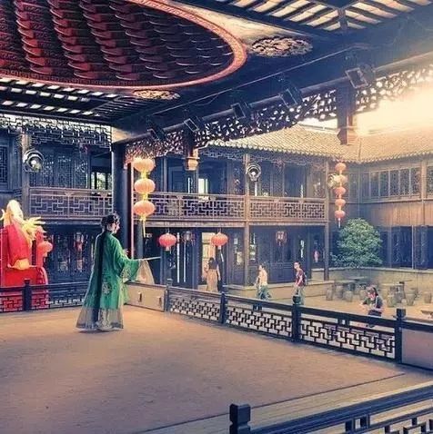 兰花指捻红尘似水三尺红台万事入戏吹