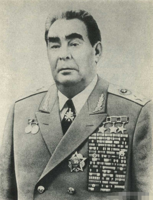 苏联奇观:世界勋章之王勃列日涅夫,104枚吉尼