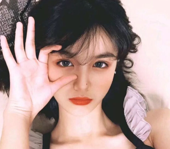 氟西汀·治愈系女生头像:分开是我提的,但我清楚是谁想离开