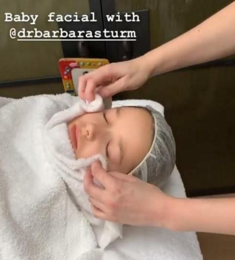 真正名媛！贝克汉姆女儿7岁做脸部护理，网友：我们活得太粗糙！（组图） - 4