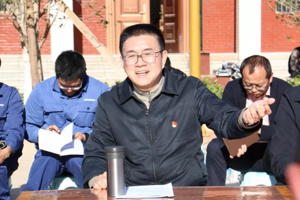 杨相来到小街镇宣讲党的十九届四中全会精神