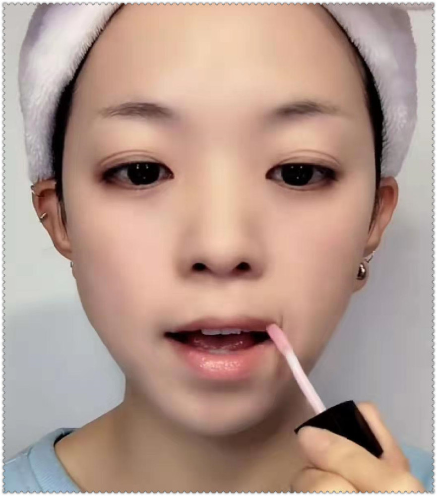 初中生画"漫画妆",开头:化妆步骤都不对,最后:真的不是特效?