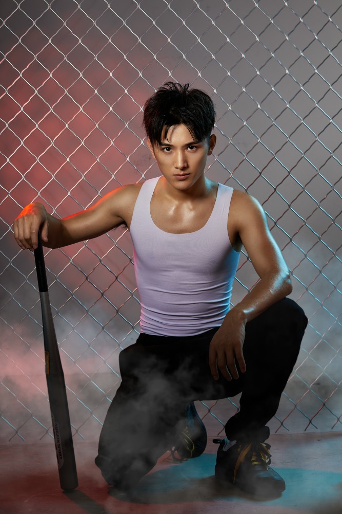 王文杰视觉大片曝光 轻熟男荷尔蒙爆棚