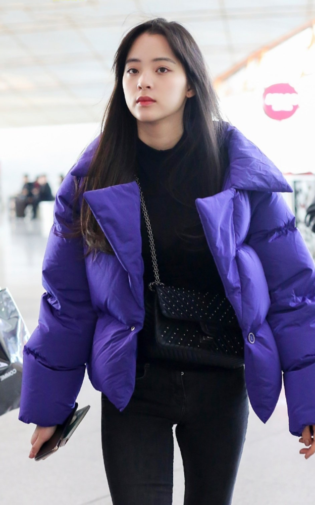 当欧阳娜娜穿上"棉被服",就不得不承认胖的事实,有120斤?