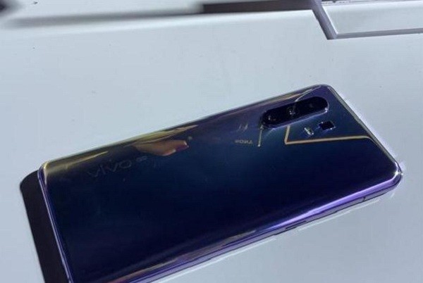 核心配置方面,vivo x30内置exynos 980处理器,该芯片也是vivo与三星