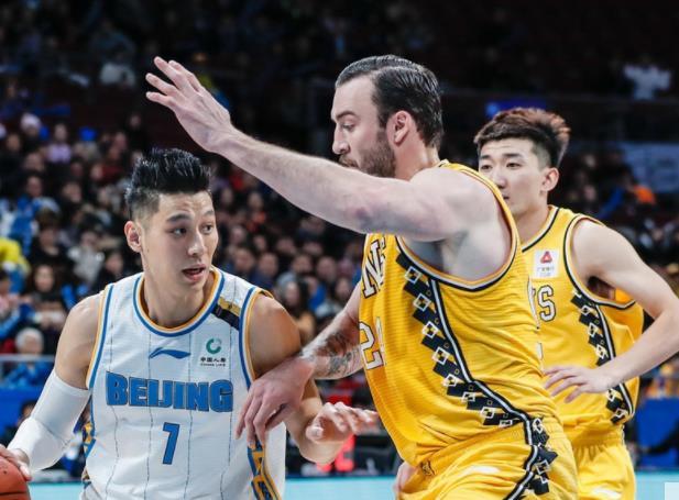 绝杀排行_黑马绝杀雄鹿居第2!排行:勇士爆冷灭榜首冲季后赛,火箭崩盘