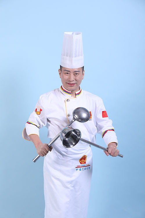 环球星厨喻太均携手重庆小面共同打造明星厨房