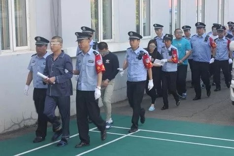 包庇强奸幼女的恶势力团伙,公安局长获刑,该局两局长一政委落马