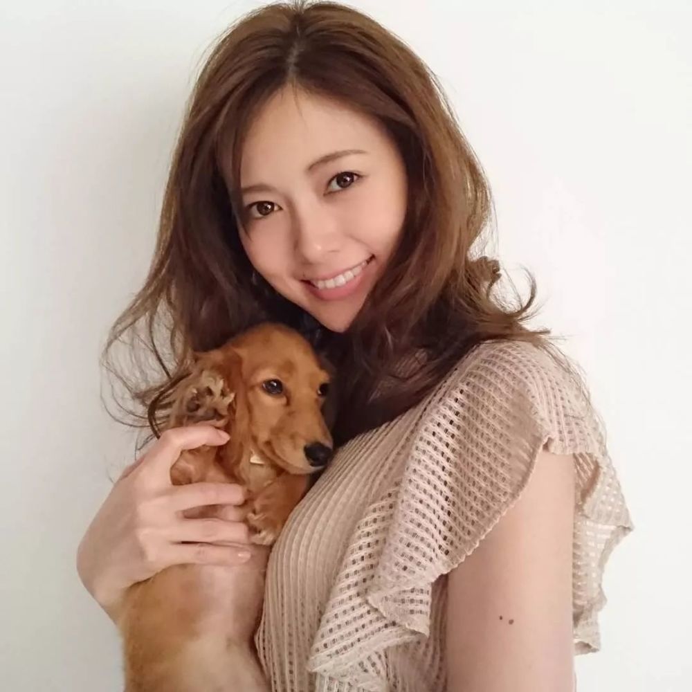 连续两年位居榜首的白石麻衣今年又以多出第二名1600多票的绝对优势