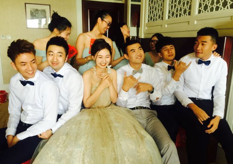 浙江山村走出来的天才斗牛犬备受蒋兴权喜爱现为阿联打工