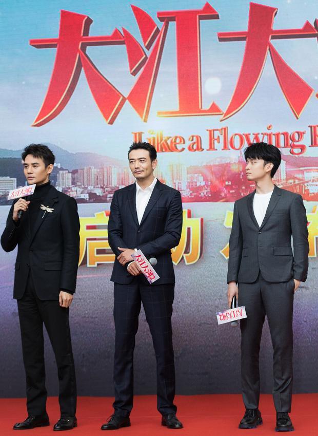 金晨败给了背景，因对手老公实力强！杨采钰父母真比陈金飞有钱？_腾讯新闻