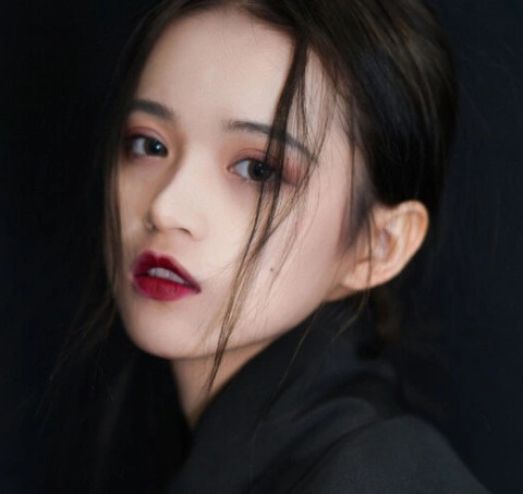 网易云热评:我在上课,我那二货女友突然打电话过来