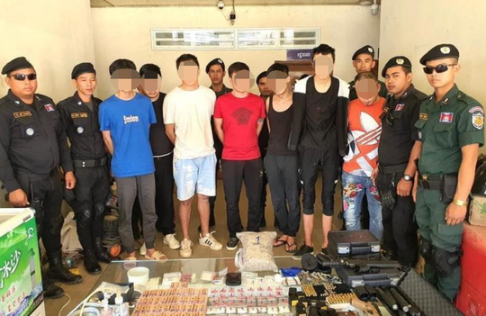 10名中国人在柬埔寨被逮捕，涉嫌绑架非法软禁还走私枪支(图)