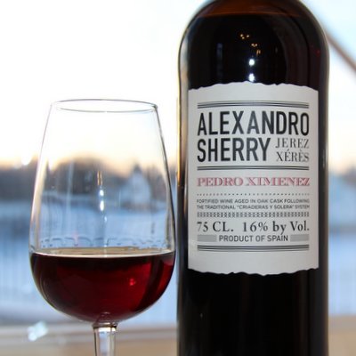 雪莉酒,加强型葡萄酒,装在瓶子里的西班牙阳光