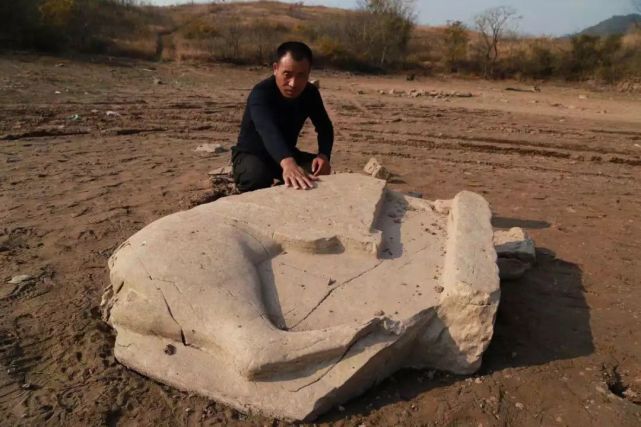 他们怀疑,还有人在惦记王淮墓的宝贝.