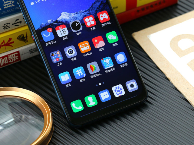 总体来看,海信双屏手机a6l的升级明显,提供了更多用户希望的功能,比如