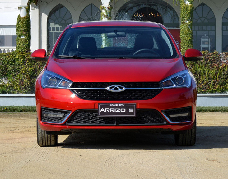 花7万买辆奇瑞艾瑞泽5跑了1200公里后车主详细说出了优缺点