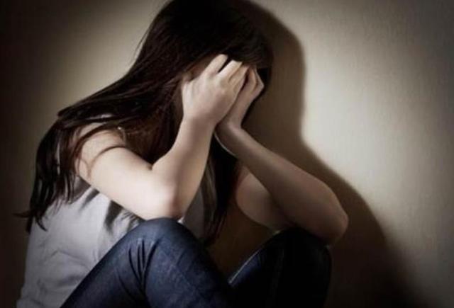 印度_社会|女子感染新冠住院 男医生两次闯病房试图侵犯她 被监控拍下