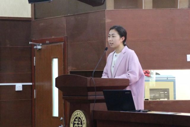 会议由外联部负责人杨泽华主持,辅导员姜筱晗,唐琳老师出席本次会议.