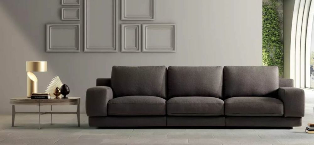 还根据了中国人的身材和坐姿习惯,总结出沙发"三度"即高度,宽度,深度