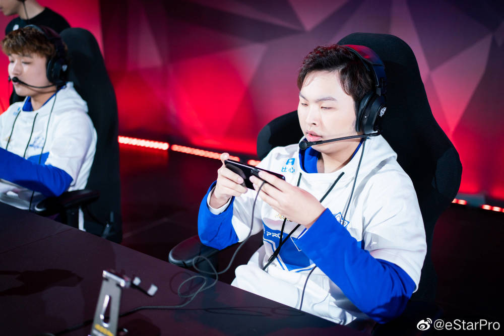 estar冬冠前训练赛效果不佳,alan又遇瓶颈期,无心或跟花海轮换!