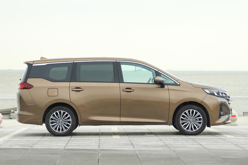 选择一辆靠谱的大家庭用车 四款自主热门家用mpv推荐