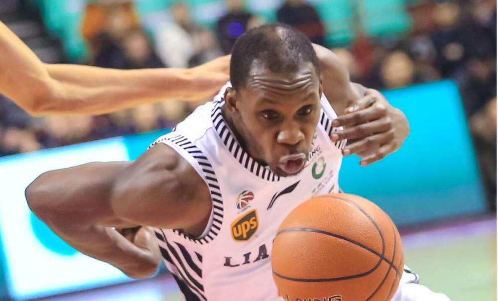 41 10 7哈德森完美反戈!辽篮抛弃他错了吗?杨鸣:他一人击败辽篮