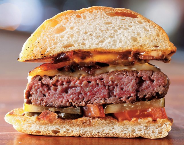 食材:700 g 牛绞肉/ minced beef300 g 猪绞肉/ minced pork (牛猪